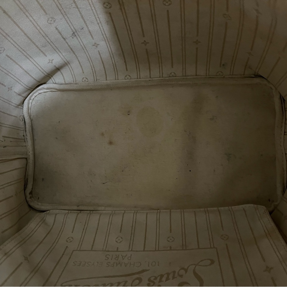 Louis Vuitton Neverfull MM in Damier Azur - Picture 4 of 13